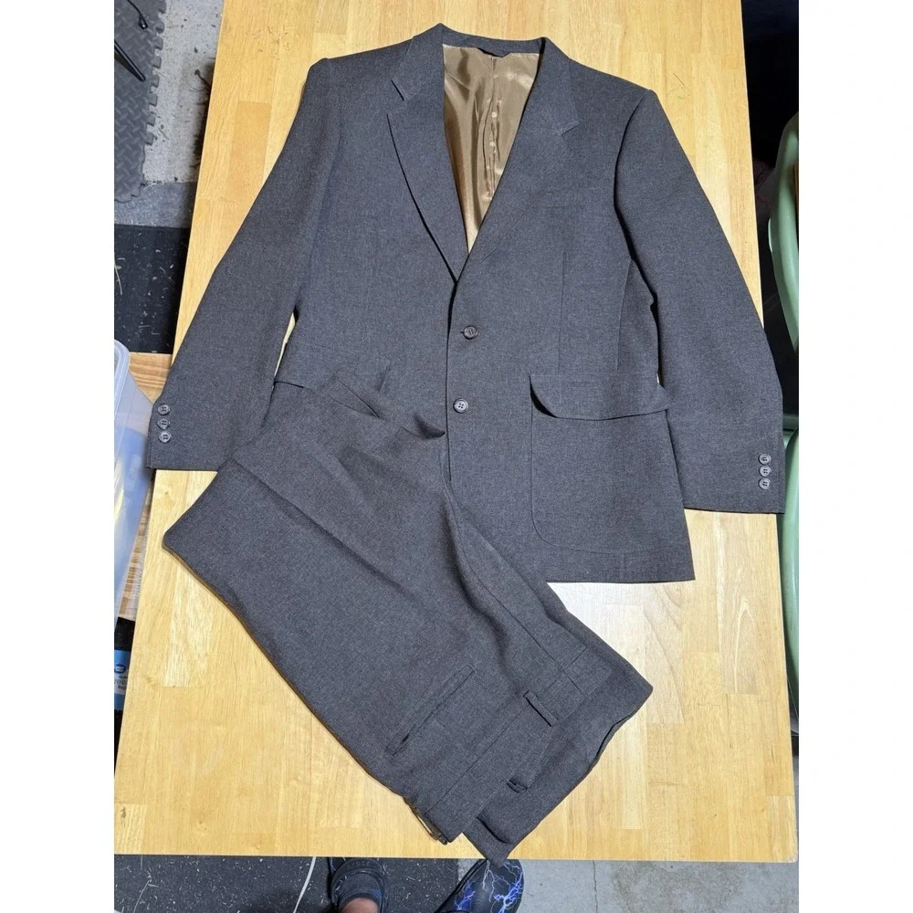 Vintage Levi's Action Suit 42R Brown 2 Piece Jacket Pants Single Vent USA